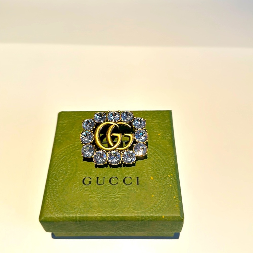 Gorgeous Gucci rhinestone brooch!